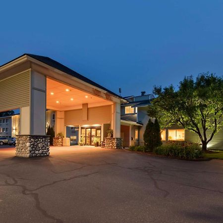 Best Western Plus Windjammer Inn & Conference Center Burlington Exterior foto