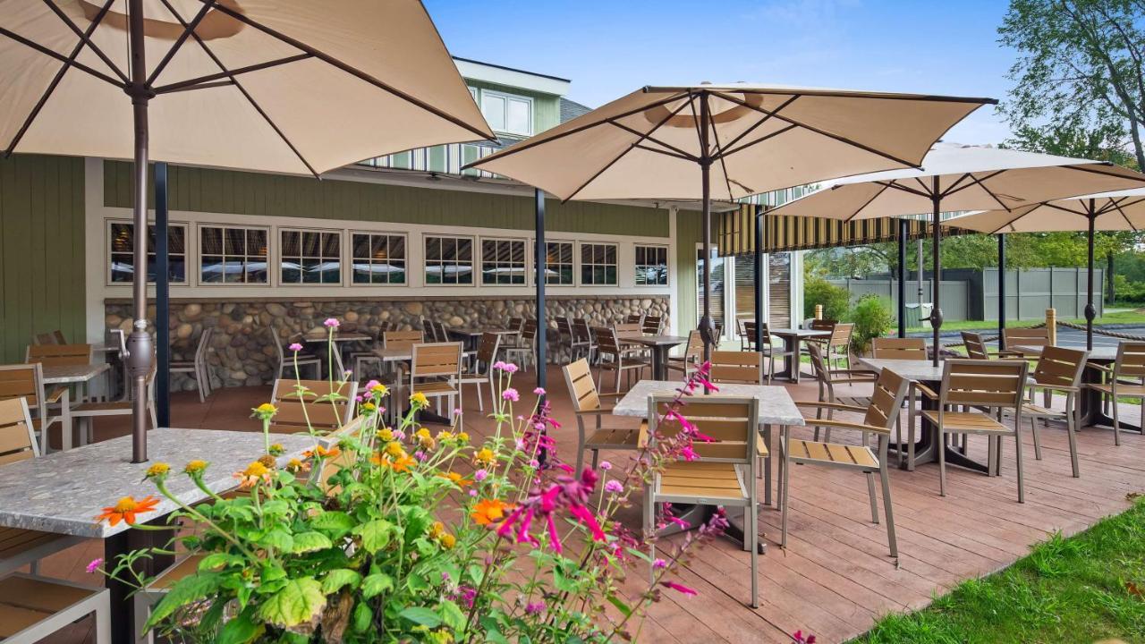 Best Western Plus Windjammer Inn & Conference Center Burlington Exterior foto