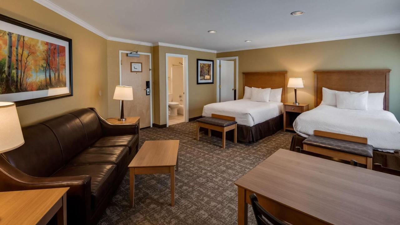 Best Western Plus Windjammer Inn & Conference Center Burlington Exterior foto