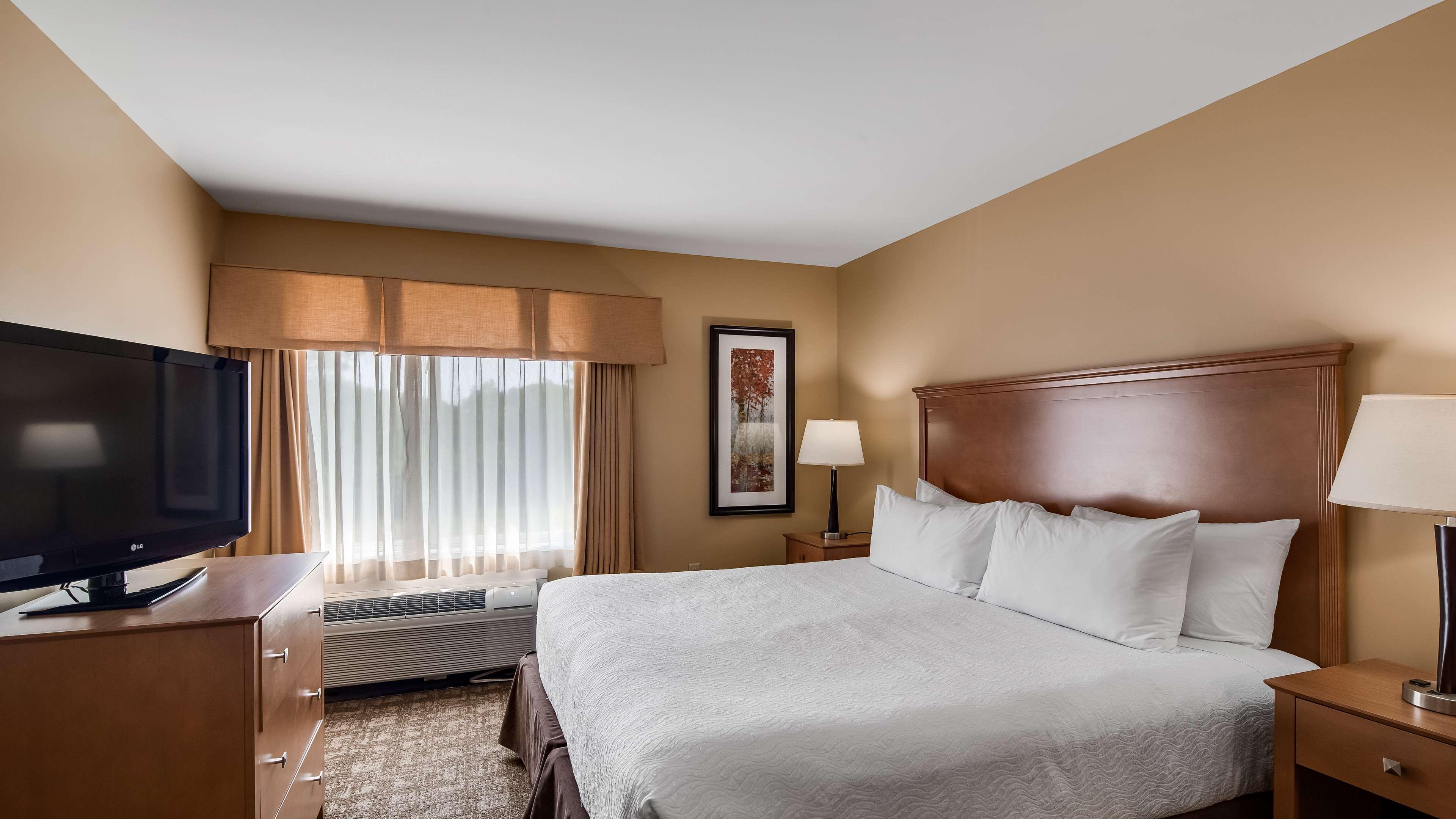 Best Western Plus Windjammer Inn & Conference Center Burlington Exterior foto