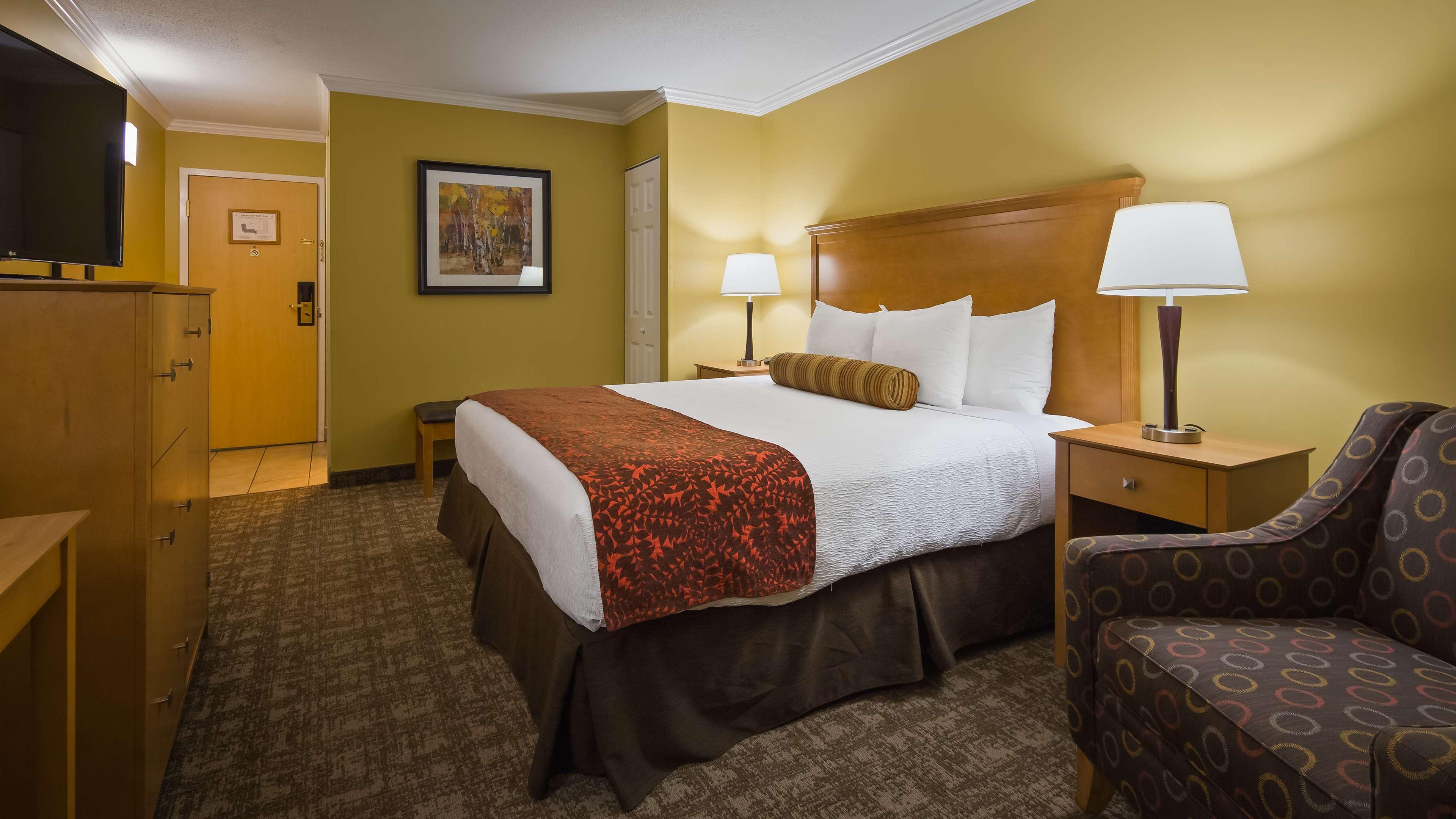 Best Western Plus Windjammer Inn & Conference Center Burlington Exterior foto