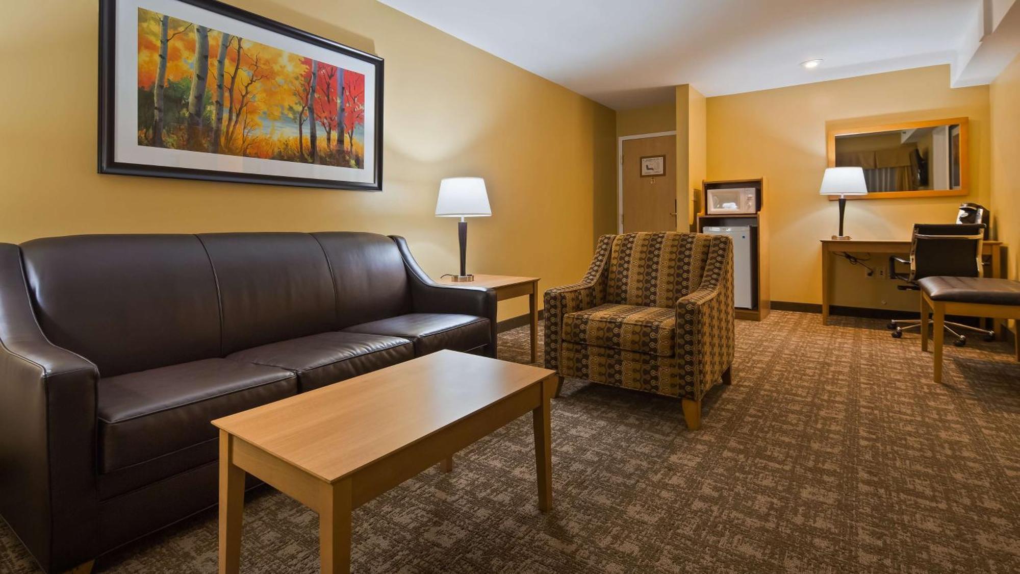 Best Western Plus Windjammer Inn & Conference Center Burlington Exterior foto
