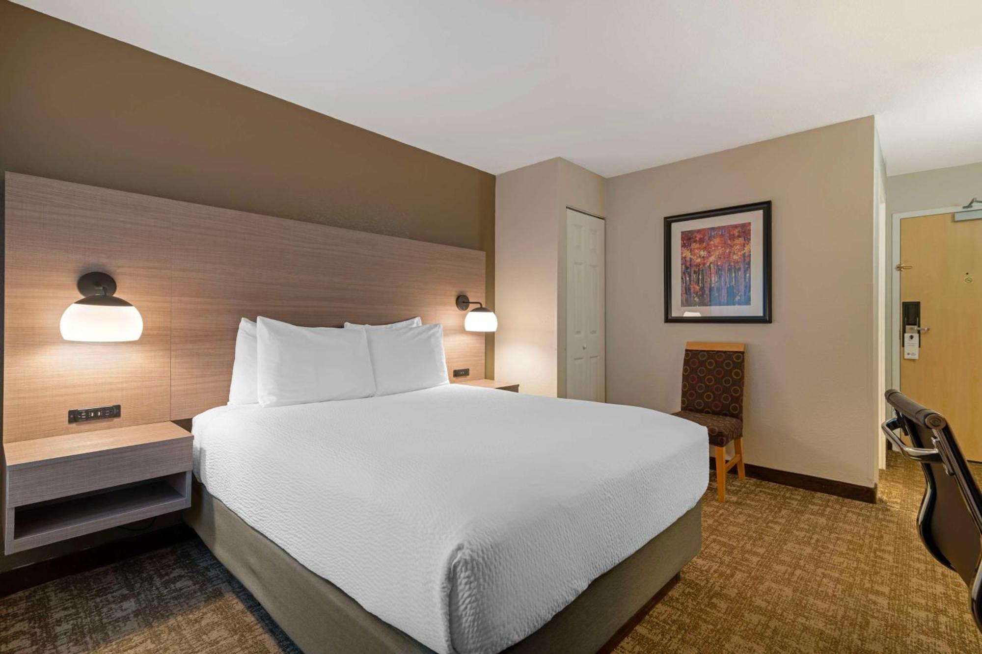 Best Western Plus Windjammer Inn & Conference Center Burlington Exterior foto