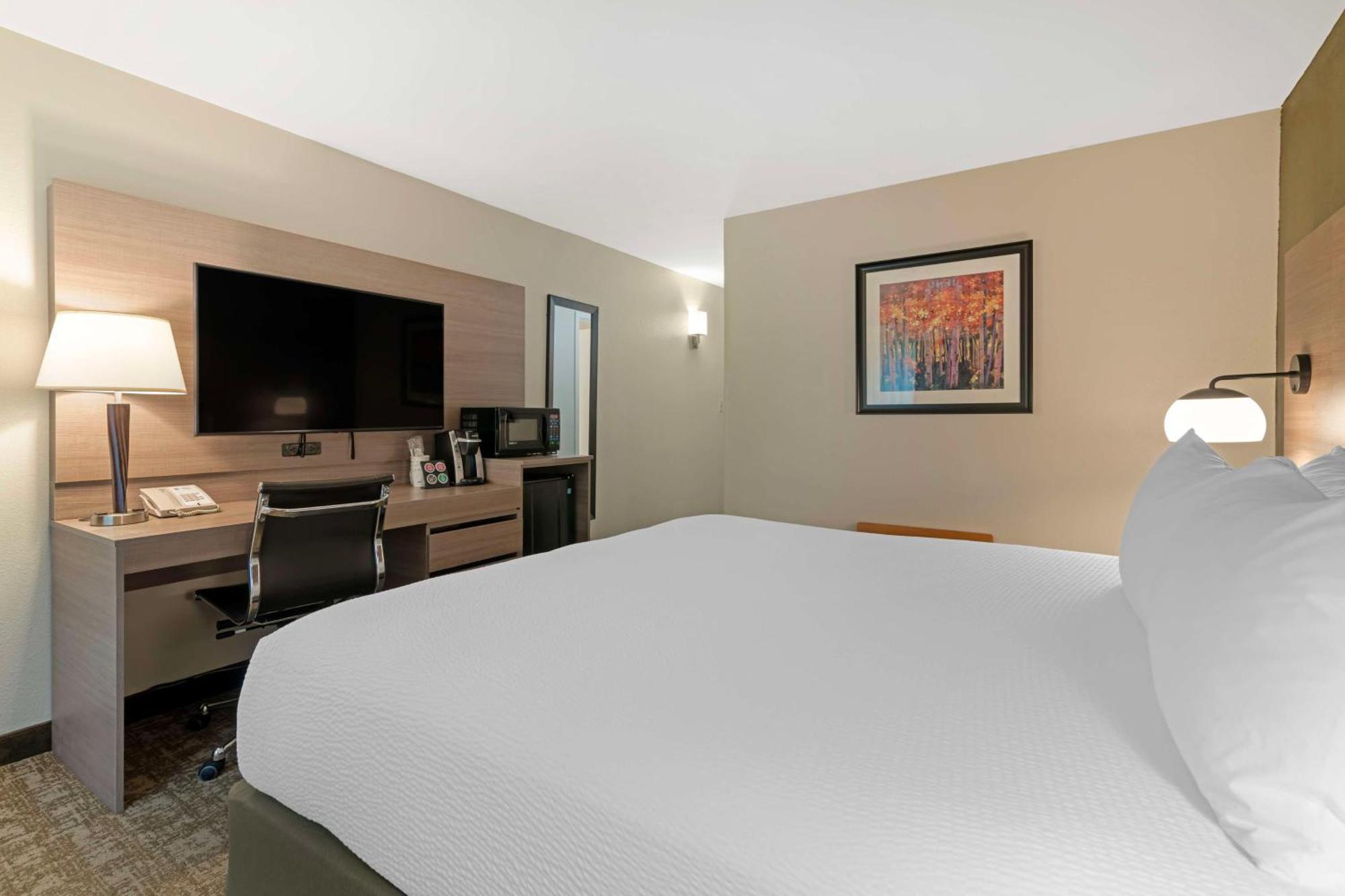 Best Western Plus Windjammer Inn & Conference Center Burlington Exterior foto